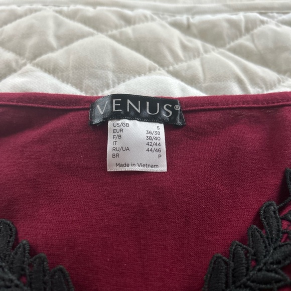 VENUS Burgundy Top with Black Lace Sleeves Winter Summer Gothcore - Picture 4 of 7
